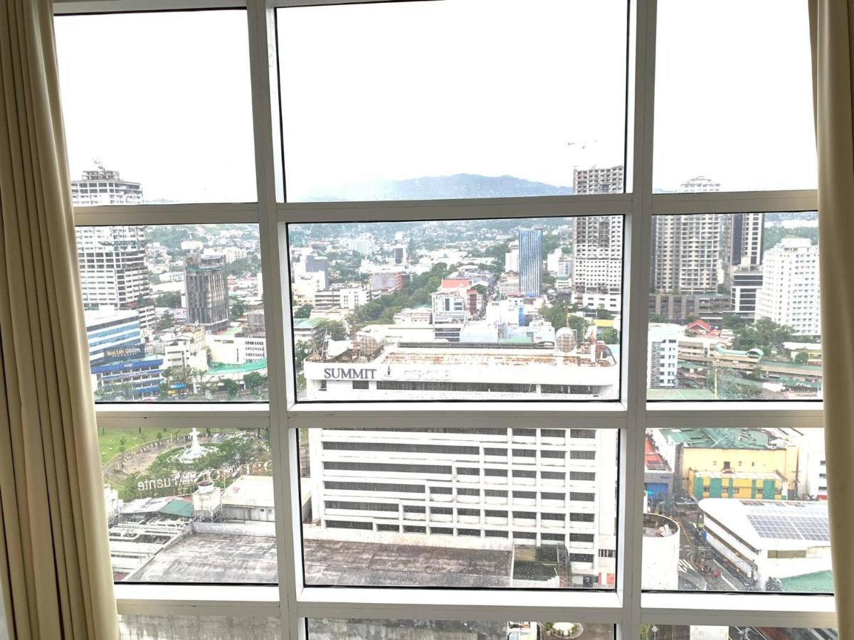 2 Bedroom Condo Unit With City And Mountain View Себу Экстерьер фото