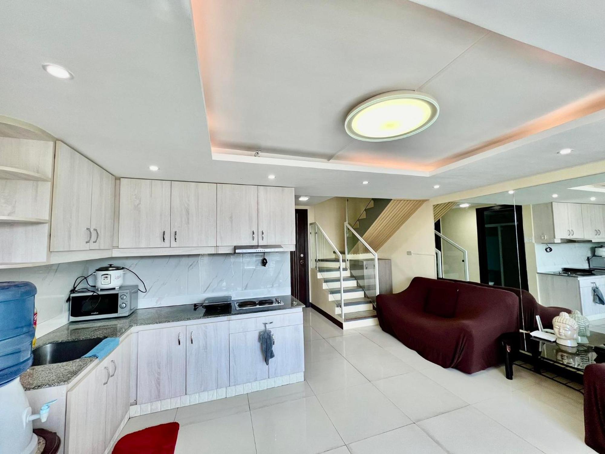 2 Bedroom Condo Unit With City And Mountain View Себу Экстерьер фото