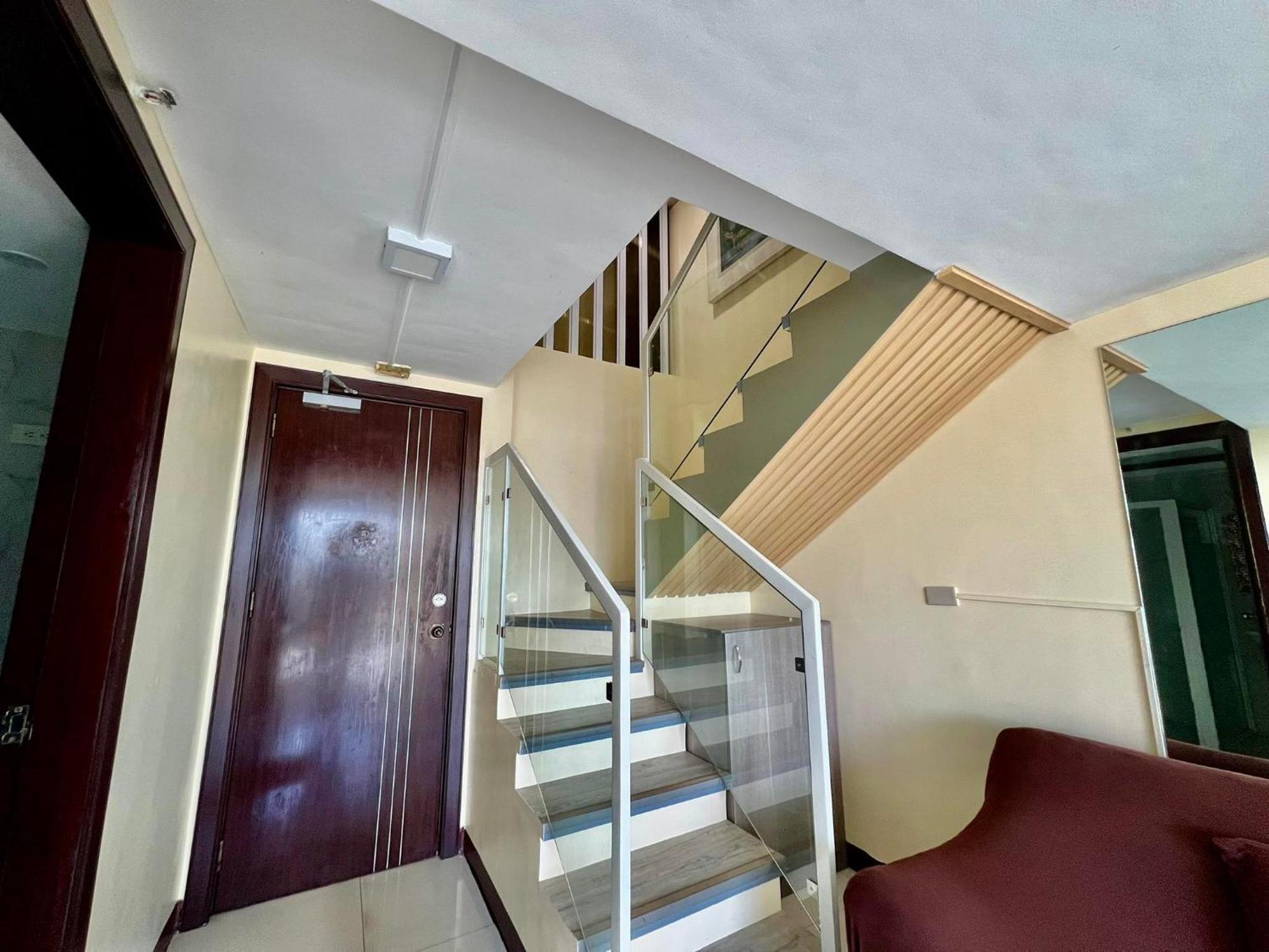 2 Bedroom Condo Unit With City And Mountain View Себу Экстерьер фото