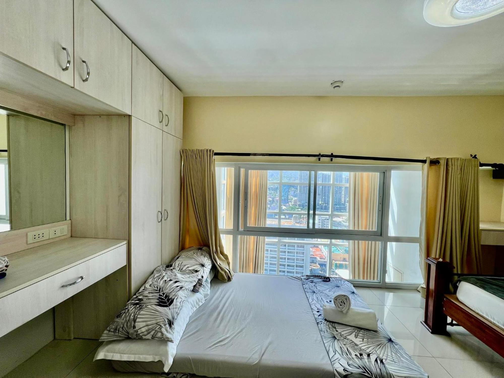 2 Bedroom Condo Unit With City And Mountain View Себу Экстерьер фото