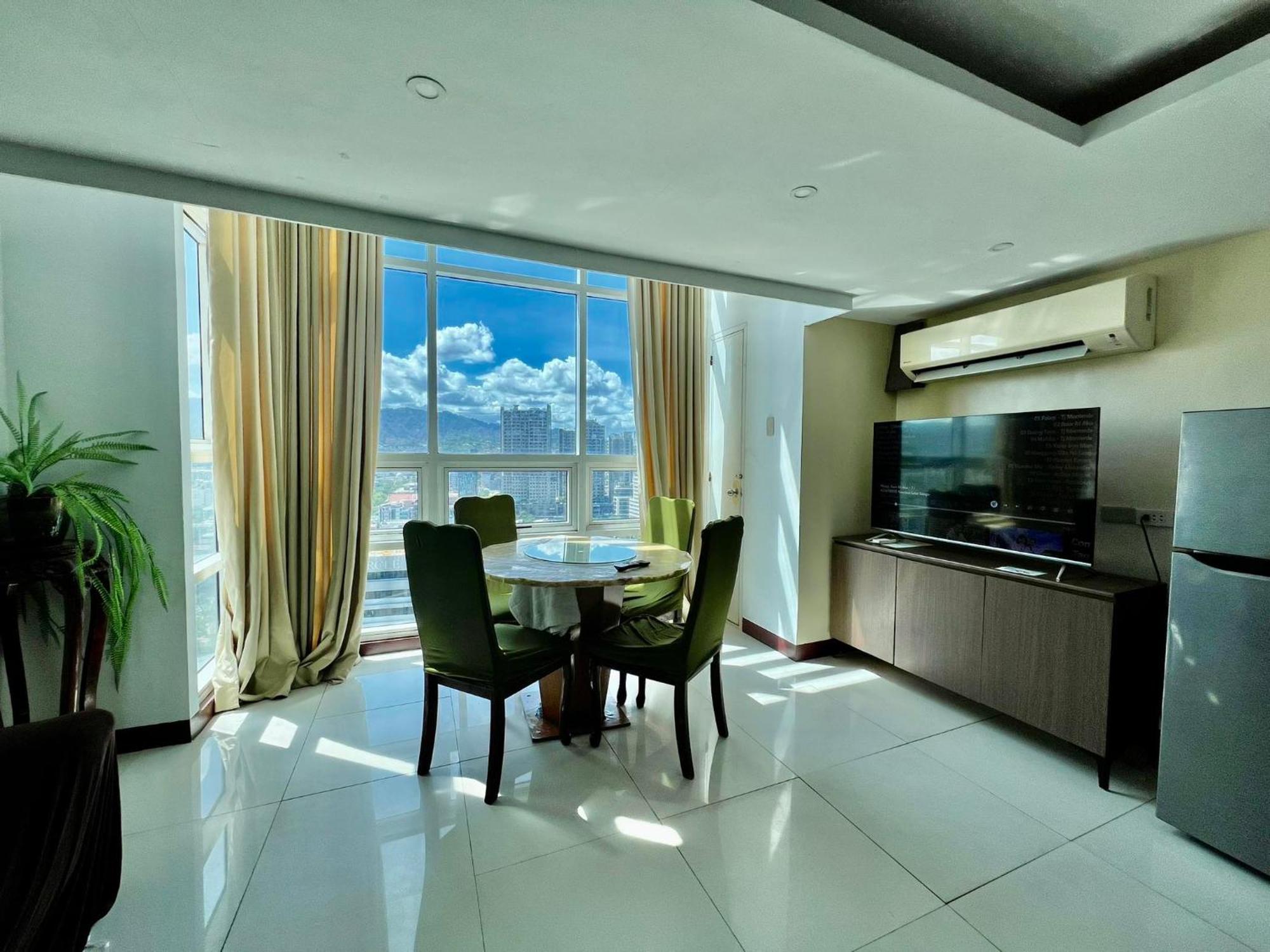 2 Bedroom Condo Unit With City And Mountain View Себу Экстерьер фото