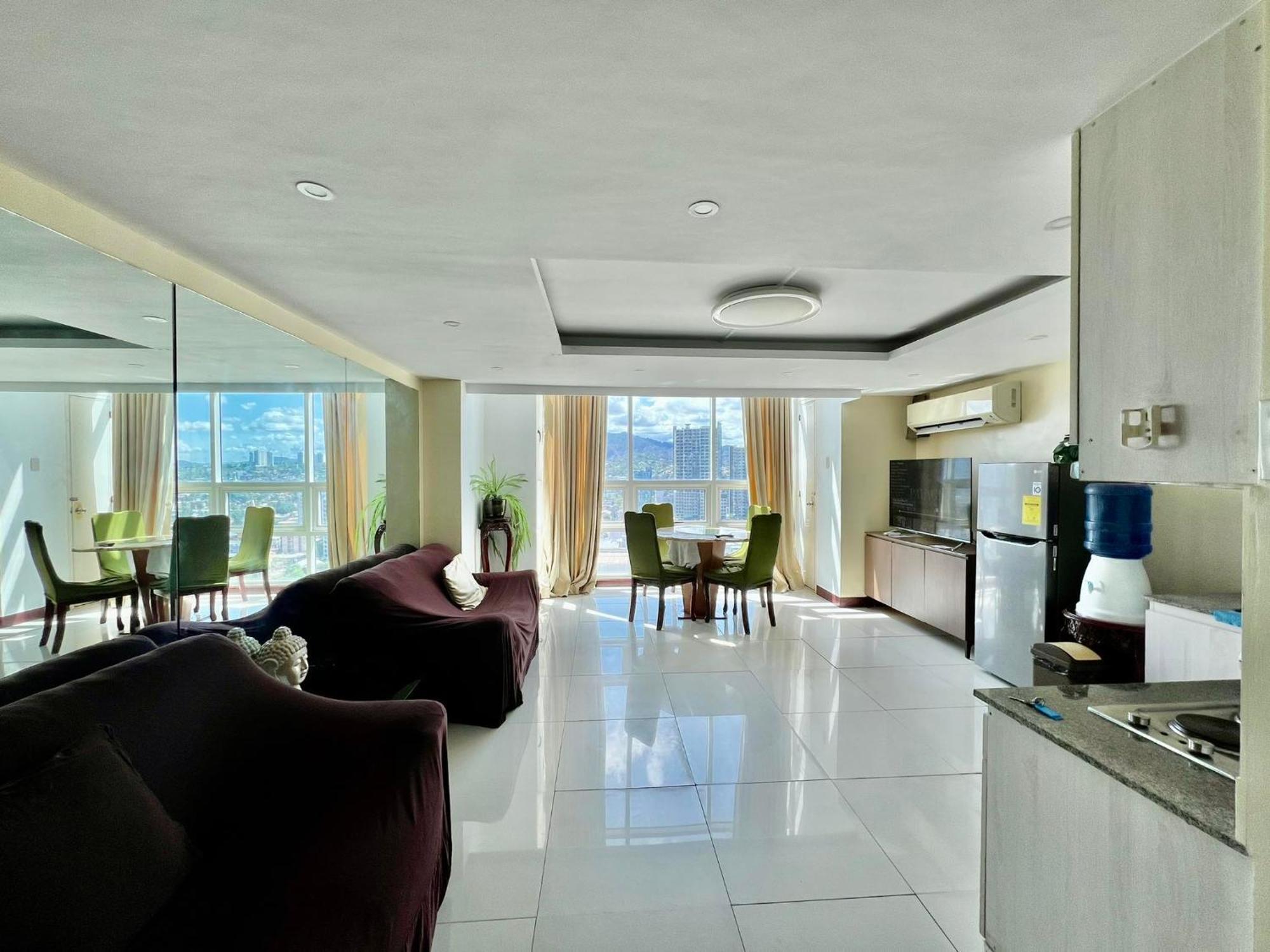 2 Bedroom Condo Unit With City And Mountain View Себу Экстерьер фото
