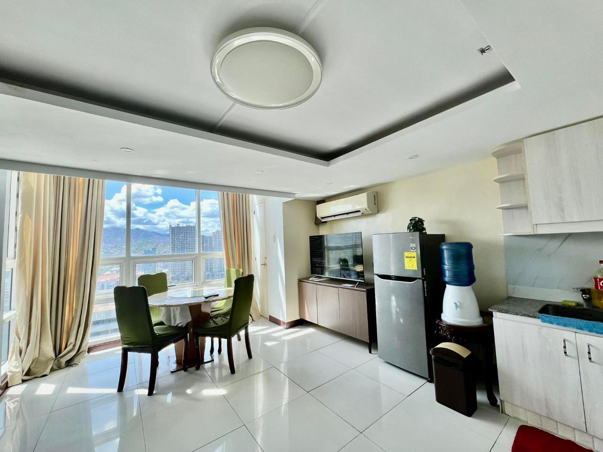 2 Bedroom Condo Unit With City And Mountain View Себу Экстерьер фото