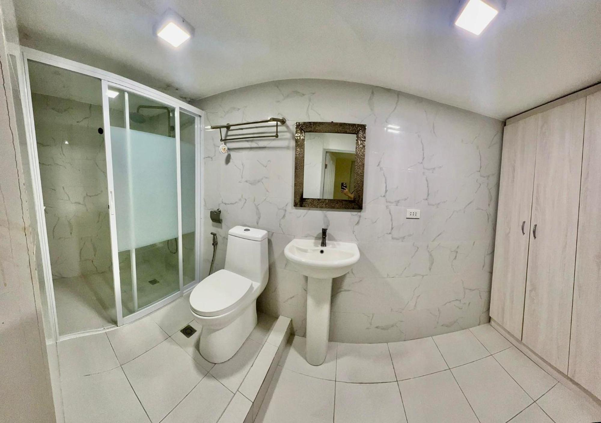 2 Bedroom Condo Unit With City And Mountain View Себу Экстерьер фото